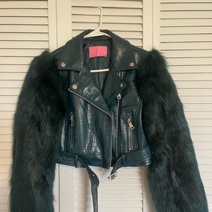 Leather jack with fur sleeves only worn once in great condition